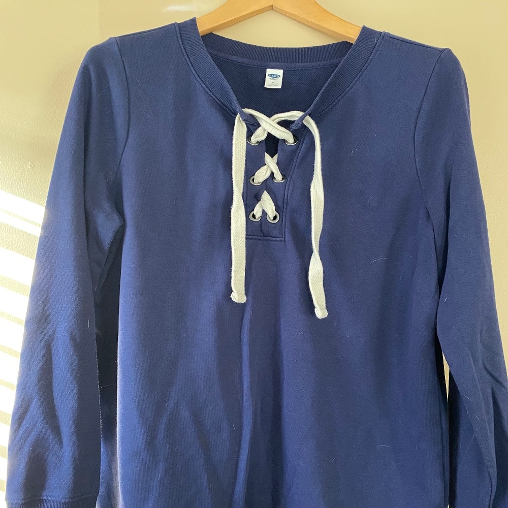 3/4 length crewneck Old Navy sweatshirt, lace front, nautical style